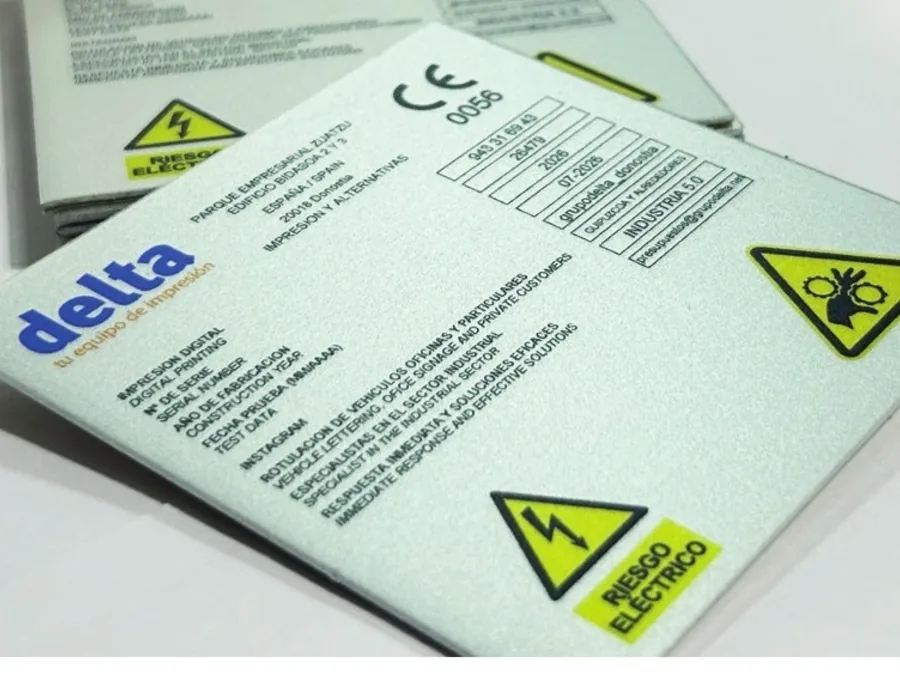 Placas de aluminio con marcado CE y pictogramas de advertencia